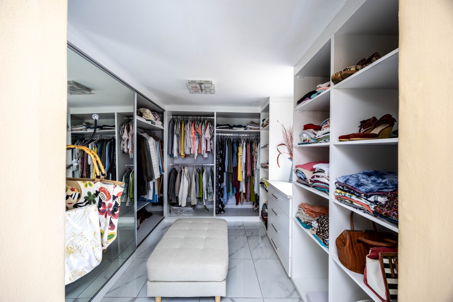 5 Bedroom Property for Sale in Gonubie North Eastern Cape